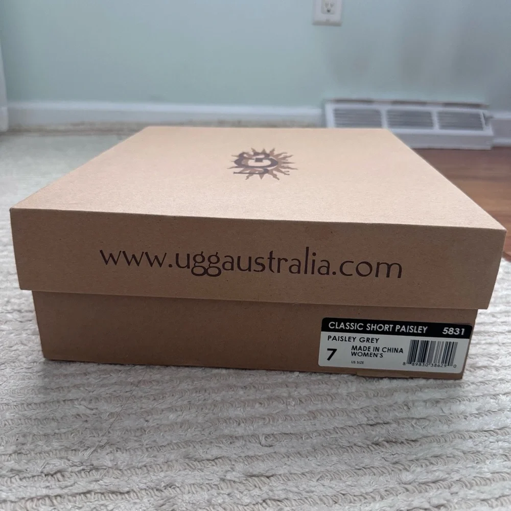 NWT UGG Women's Classic Short Gray Paisley Boots